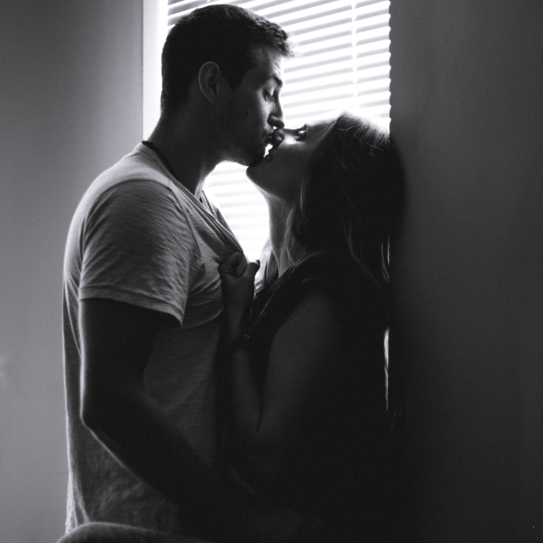 Couples kissing